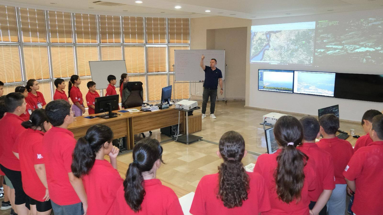 Öğrenciler Yangın Koordinasyon Merkezi’nde