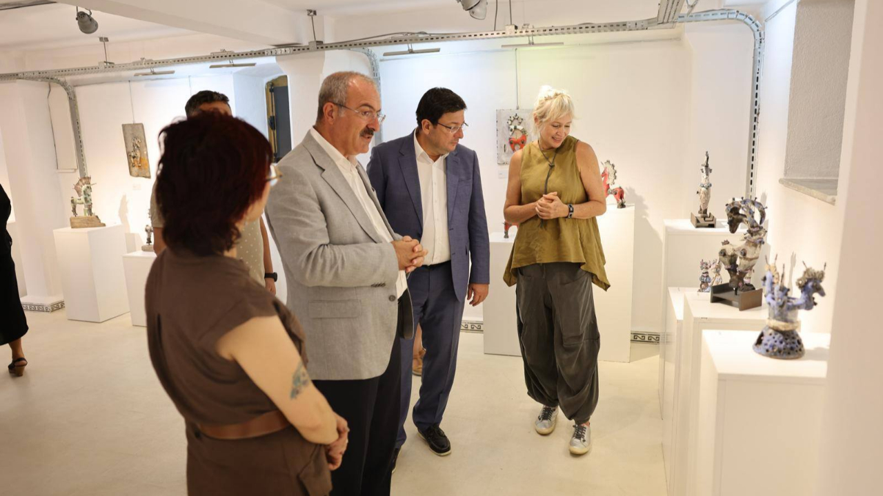 Göksel Yolcular sergisi ziyarete açıldı