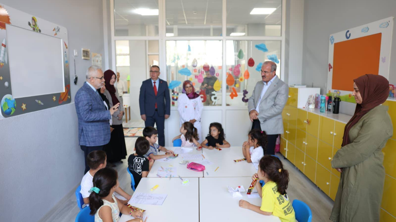 Vali Toraman Kur’an Kursu’nda öğrencilerle buluştu