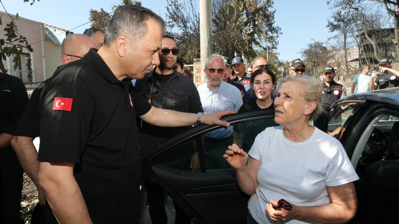 Bakan Yerlikaya yangın bölgesinde!