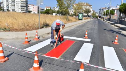 Esenler Mahallesi’nde yol çizgileri boyanıyor