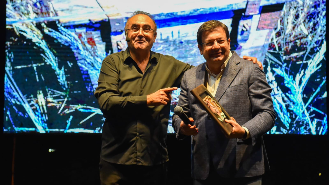 Sunay Akın Çanakkalelilerle buluştu