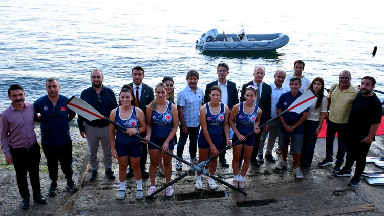 ÇOMÜ Kadın Kürek Takımı Polonya’da Türkiye’yi temsil edecek
