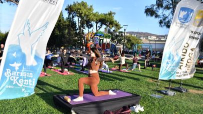 Barış Kafe'de yoga etkinliği