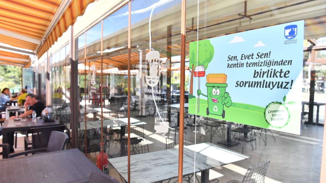 Çevre temizliği tabelaları kentin çeşitli noktalarında