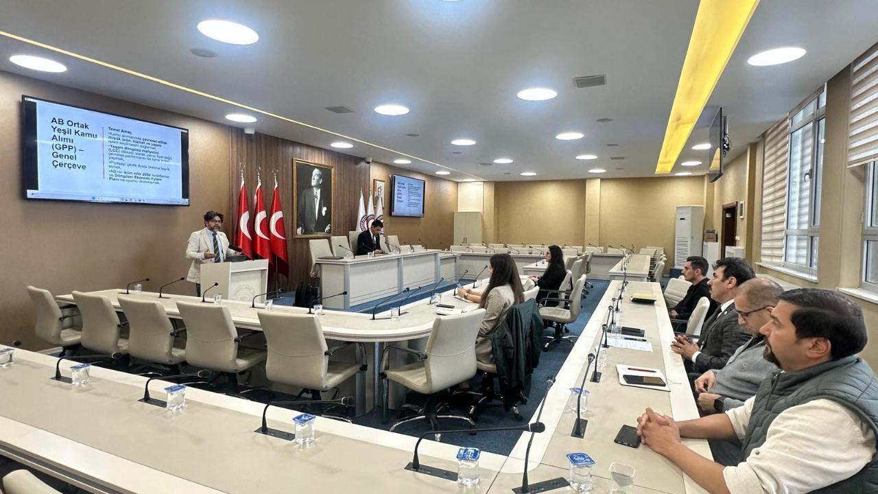 ÇOMÜ’de yeşil kamu alımları için stratejik adım!