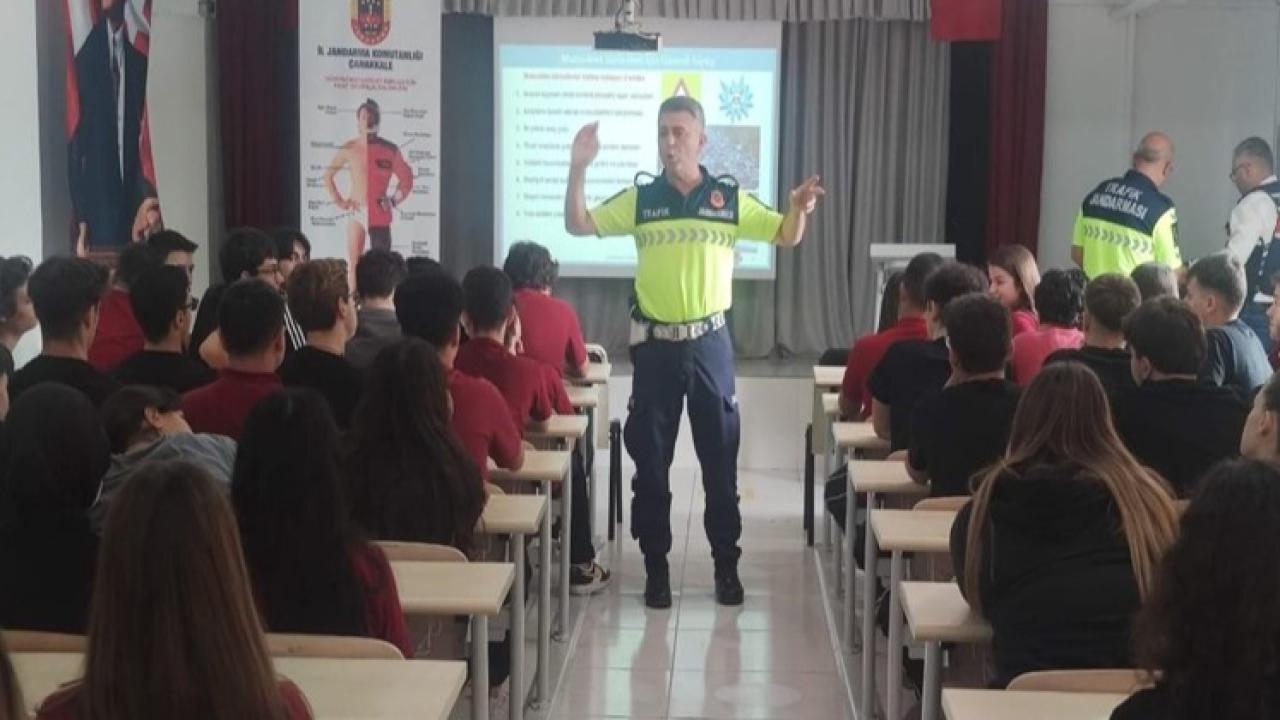 Jandarmadan öğrencilere eğitim