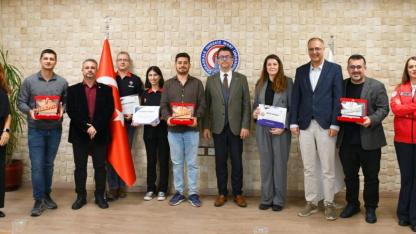 Rektör Erenoğlu, TEKNOFEST 2025’te dereceye giren öğrencileri tebrik etti