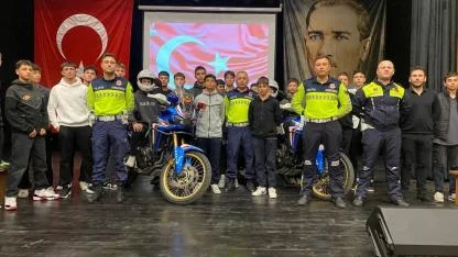 Motosiklet sürücülerine eğitim düzenlendi