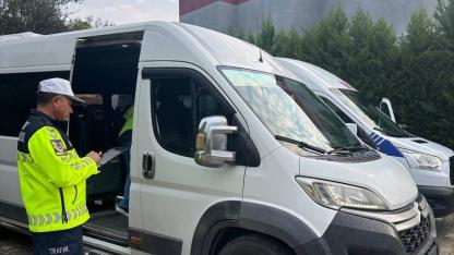 Okul servis araçları denetleniyor