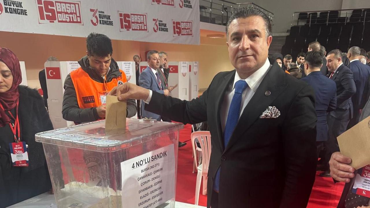 Yeniden Refah Partisi’nin 3. Olağan Büyük Kongresine Rekor Katılım: Çanakkale İl Başkanı Yüzbaşı Divan Üyeliğine Seçildi