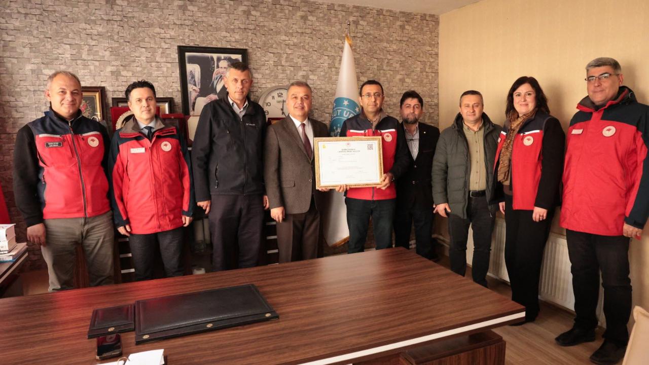 1. Derece Tarımsal Örgüt Belgeleri teslim edildi