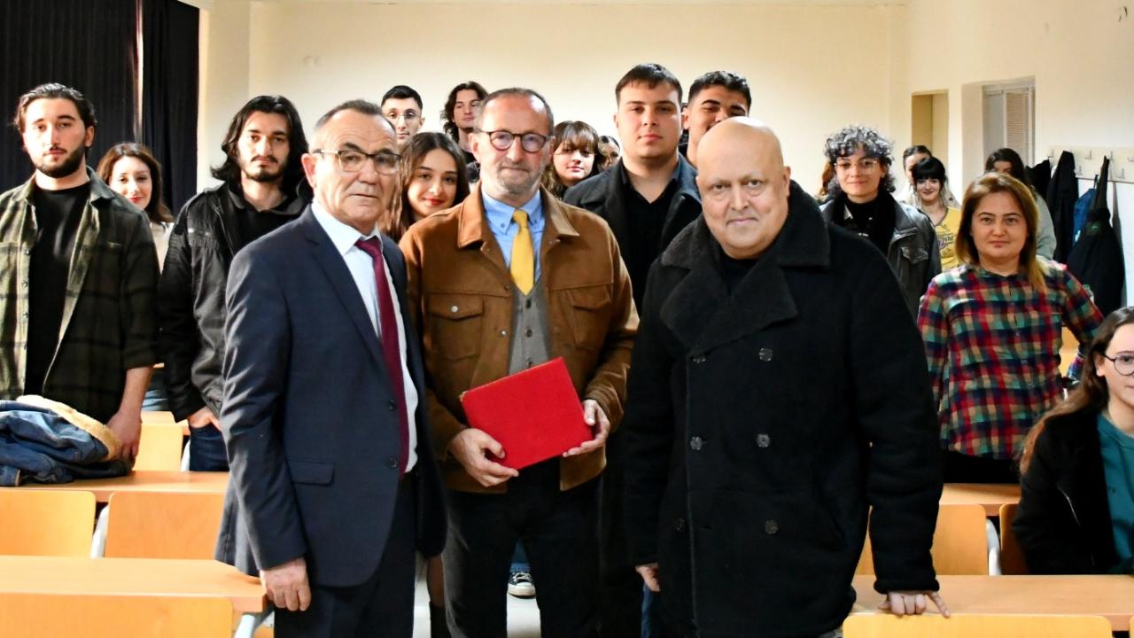 ÇOMÜ’de “Dijital Medyada Yenilikçi Yöntemler” söyleşisi gerçekleştirildi