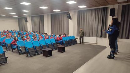 Gazi’de akran zorbalığı eğitimi