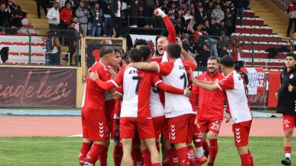 Lider kayıpsız ilerliyor