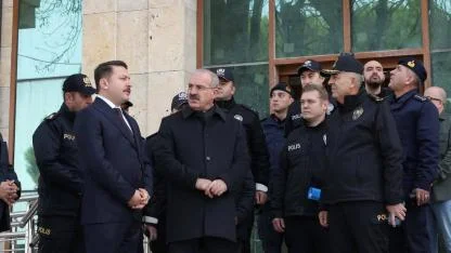 Vali Toraman, yeni hizmet binasını inceledi