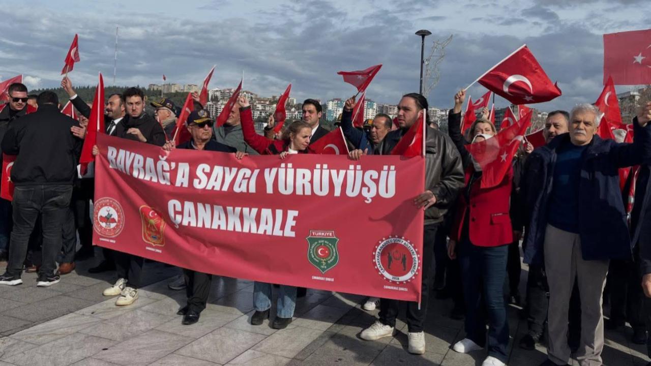 Bayrağa Saygı Yürüyüşü düzenlendi