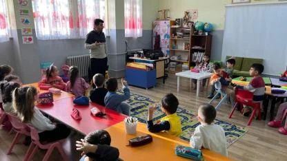 Çocuklara ağız ve diş sağlığı eğitimi