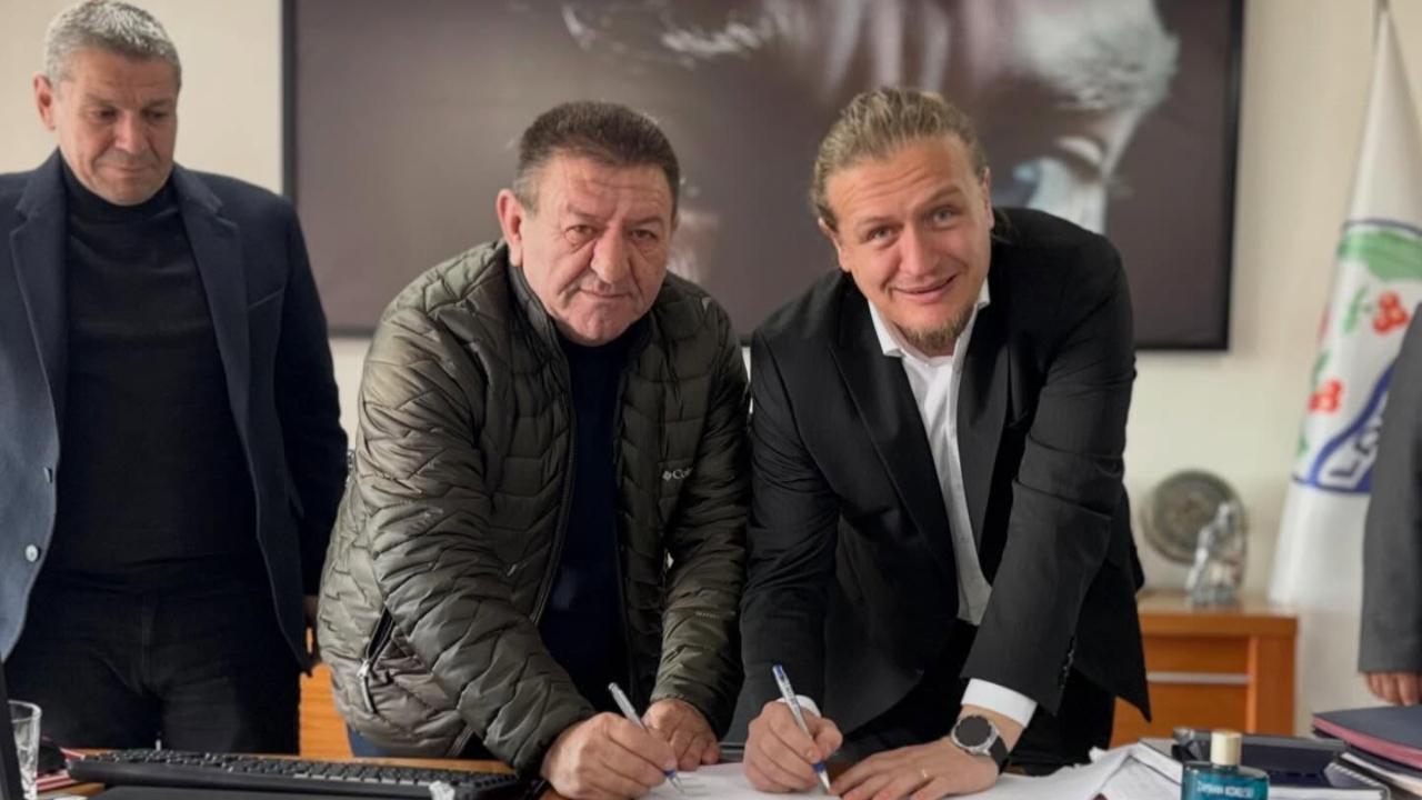 Lapseki Belediyesi’nde imzalar atıldı! İşçilere zam!