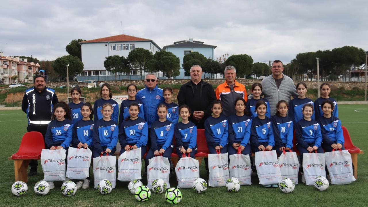 Başkan Oruçoğlu’ndan genç sporculara anlamlı destek