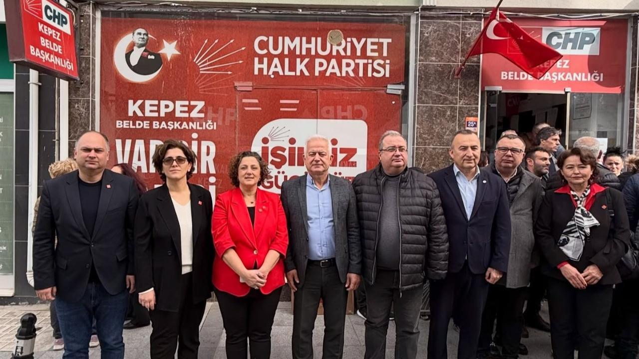 “İktidara giden yolu, omuz omuza yürüyerek açacağız”