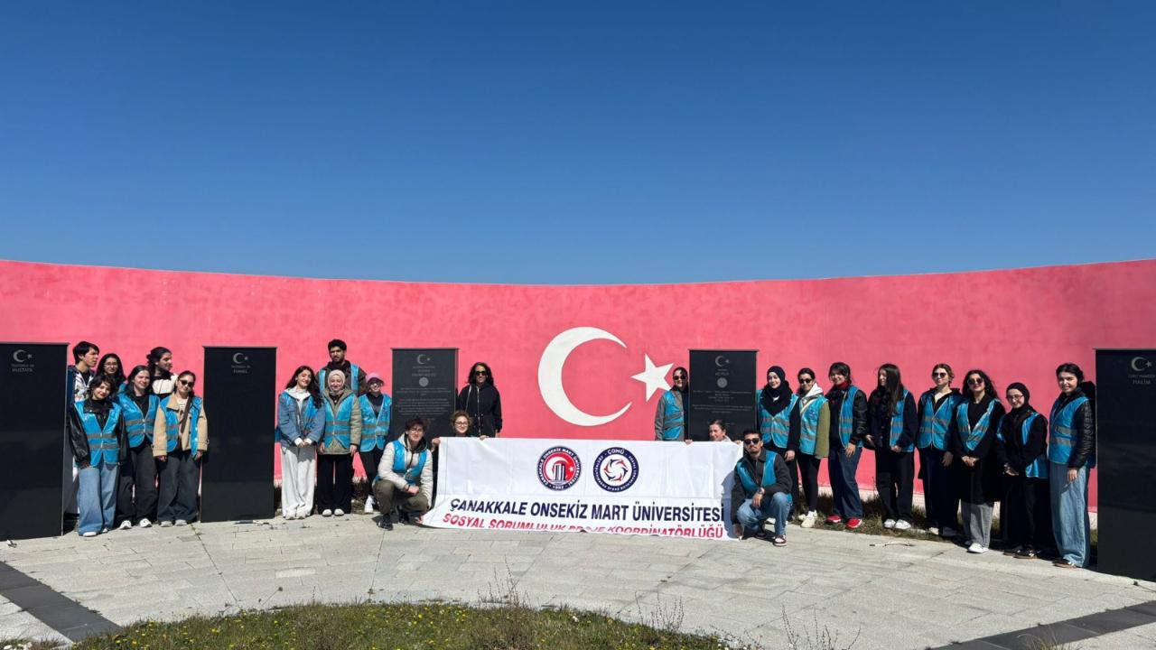 ÇOMÜ öğrencilerinden tarihe saygı etkinliği