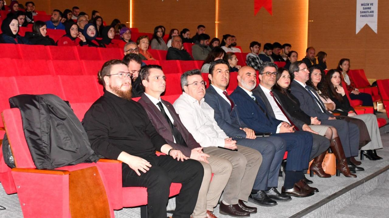 “Deprem Gerçeğiyle Yüzleşmek” Paneli gerçekleştirildi