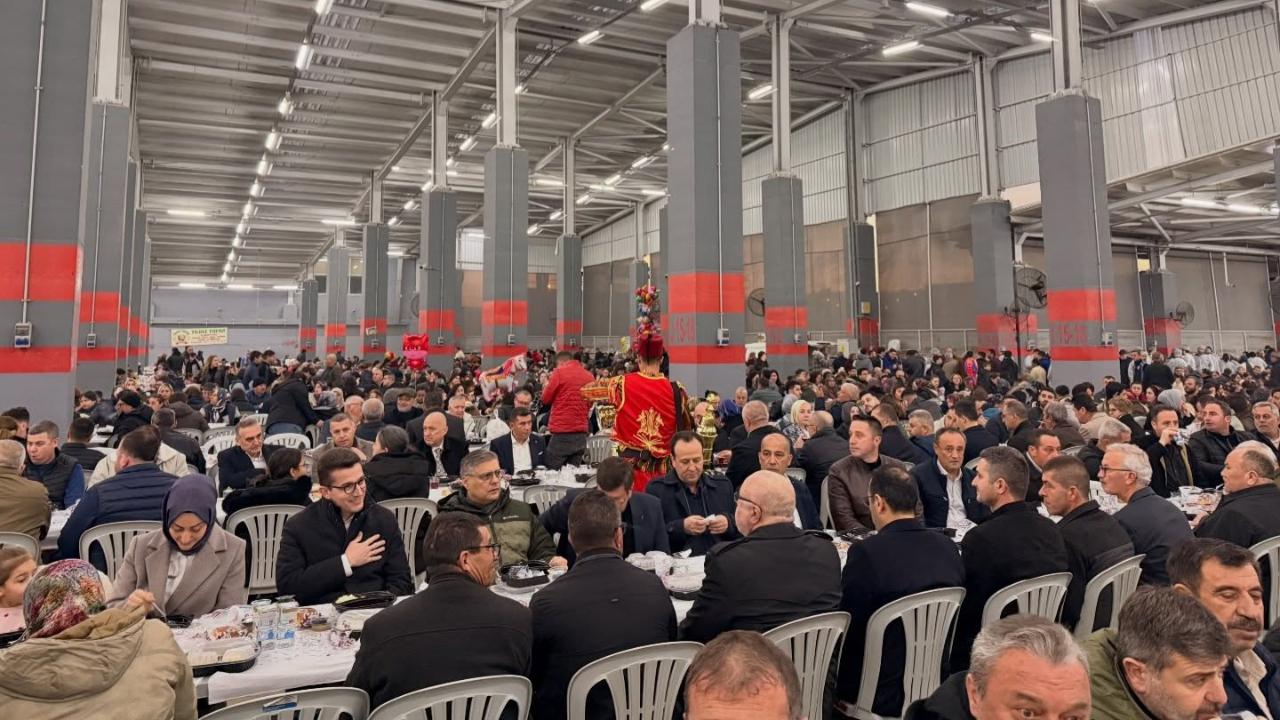 Ezine’de 10 bin kişilik halk iftarı