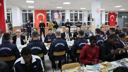 Jandarmada iftar programı