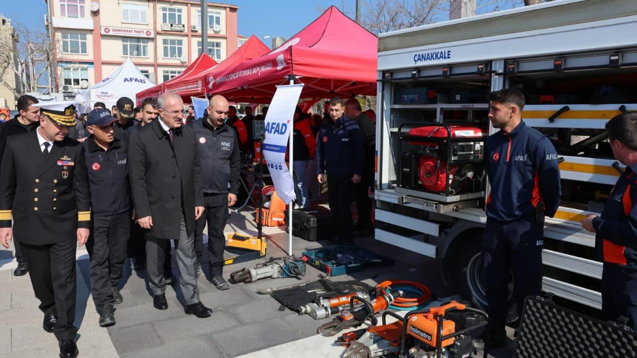 Meydanda Deprem Haftası etkinliği