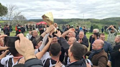 Şampiyon Bozcaada Gençlik