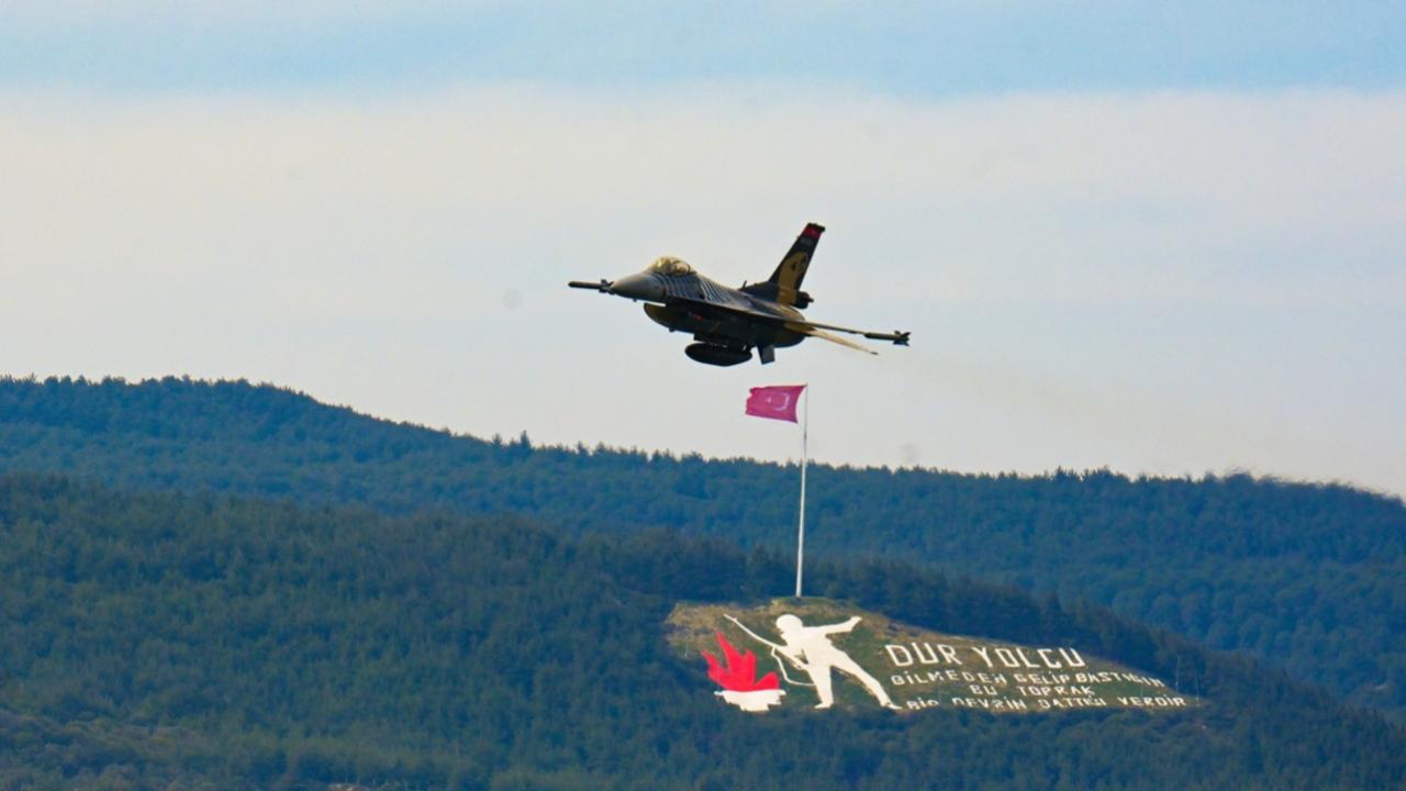 SOLOTÜRK'ten gösteri uçuşu!