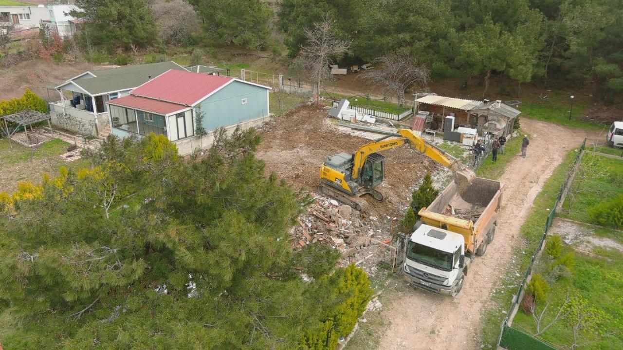 Çanakkale’de 21 kaçak yapı yıkıldı