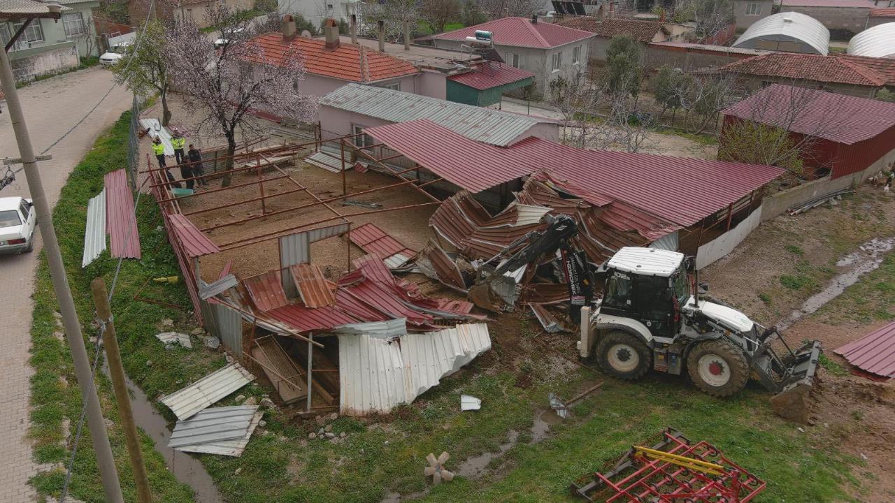 Çanakkale’de 21 kaçak yapı yıkıldı