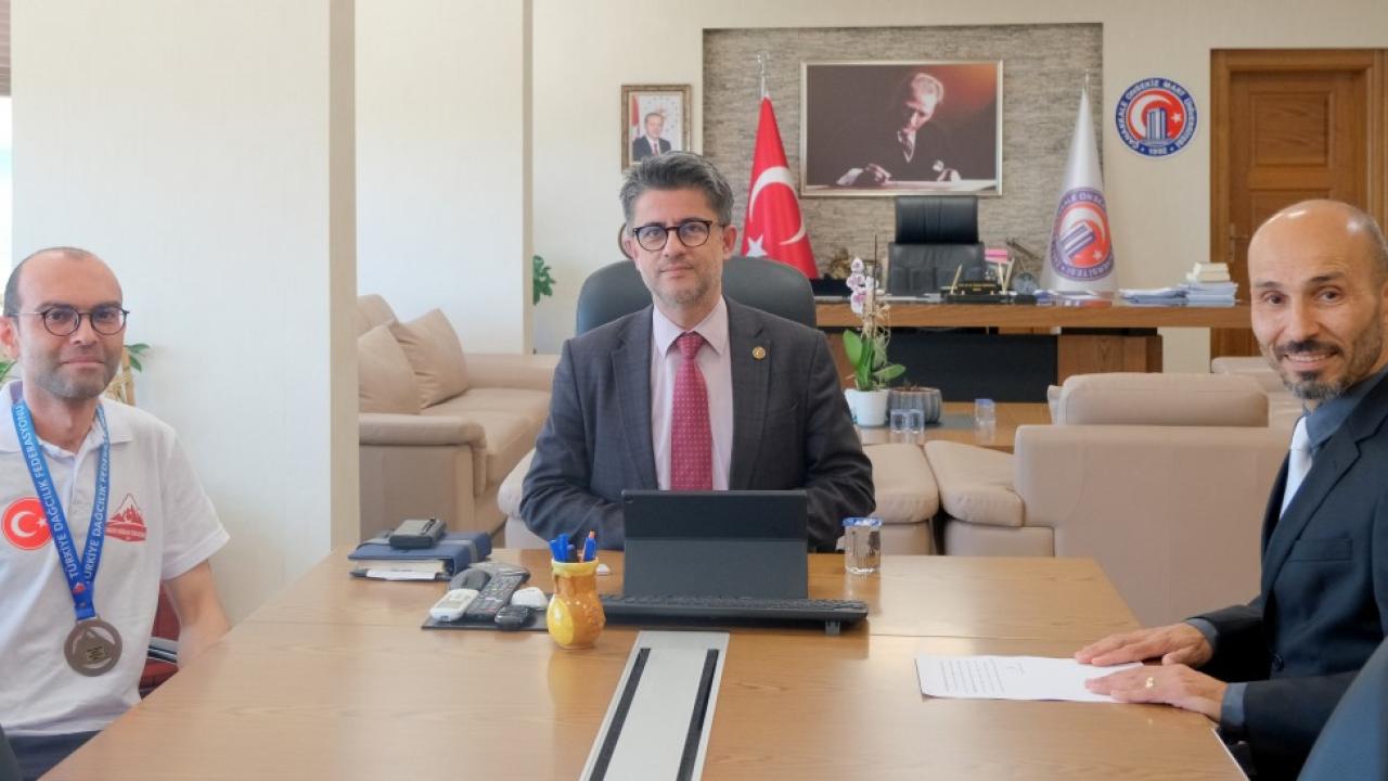 ÇOMÜ’lü öğrenci Türkiye üçüncüsü oldu