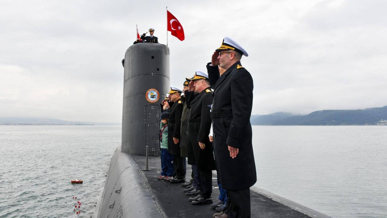 Dumlupınar Denizaltısı Şehitleri anıldı