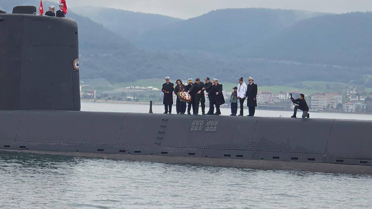 Dumlupınar Denizaltısı Şehitleri anıldı