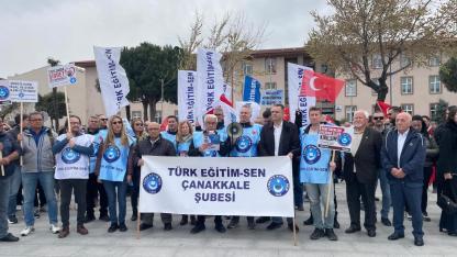 Öğretmenler için meydana indiler, kurumları ziyaret ettiler