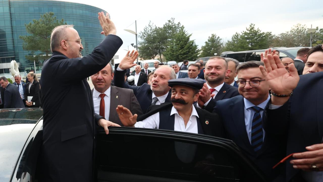 Turan'dan muhtarlara; "Sizi kapatan değil, güçlendiren bir iktidarız"