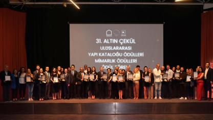 Akçansa’ya Altın Çekül’de sosyal sorumluluk ve yenilikçi ürün alanlarında çifte ödül