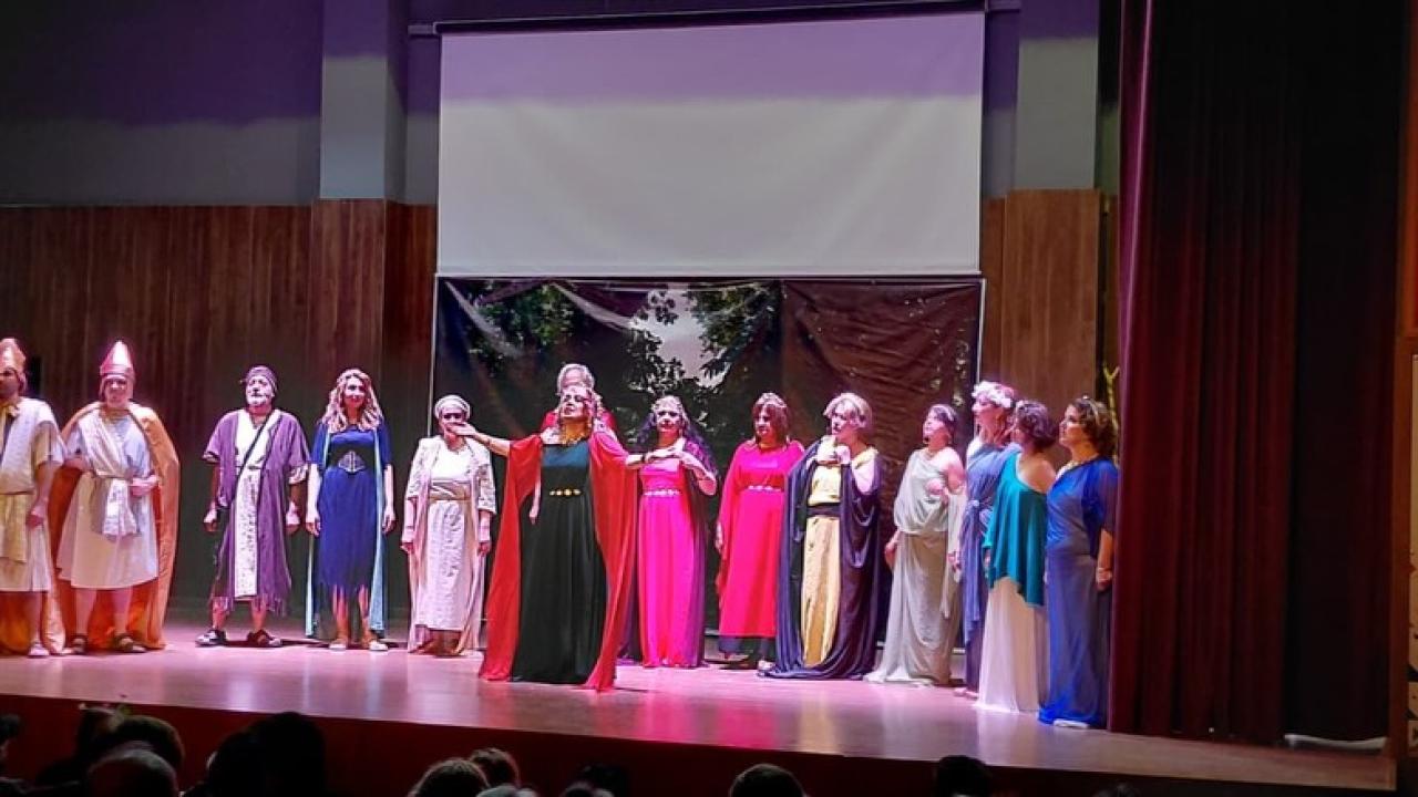 Kepez’de etkileyici tiyatro