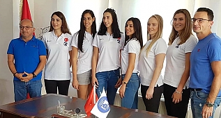 Belediyespor'da imzalar atıldı